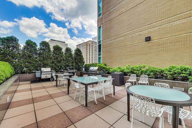 33 W Ontario Street 14B, Chicago, IL 60654