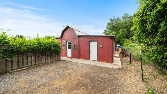 111 Vz County Road 3433, Wills Point, TX 75169