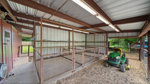 111 Vz County Road 3433, Wills Point, TX 75169