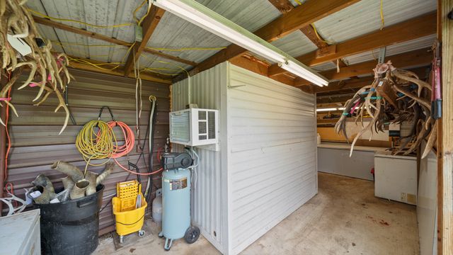 111 Vz County Road 3433, Wills Point, TX 75169