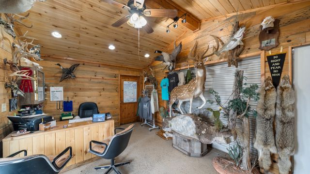 111 Vz County Road 3433, Wills Point, TX 75169