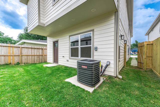 785 Fortune Street B, Houston, TX 77088