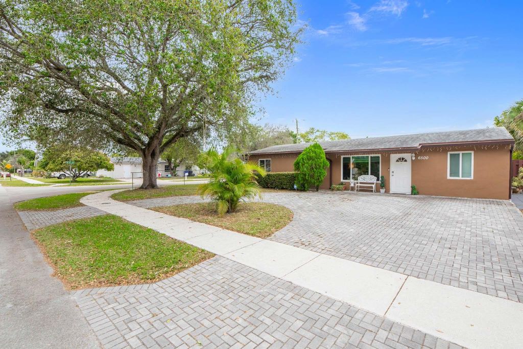 6500 SW 16th Court, Pompano Beach, FL 33068
