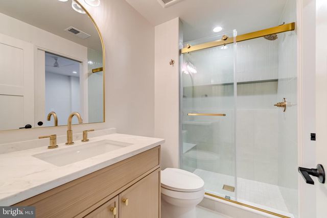 913 SYMPHONY CIR SW, Vienna, VA 22180