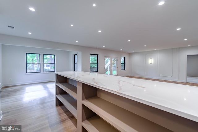 913 SYMPHONY CIR SW, Vienna, VA 22180