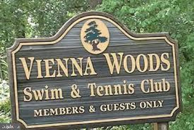 913 SYMPHONY CIR SW, Vienna, VA 22180