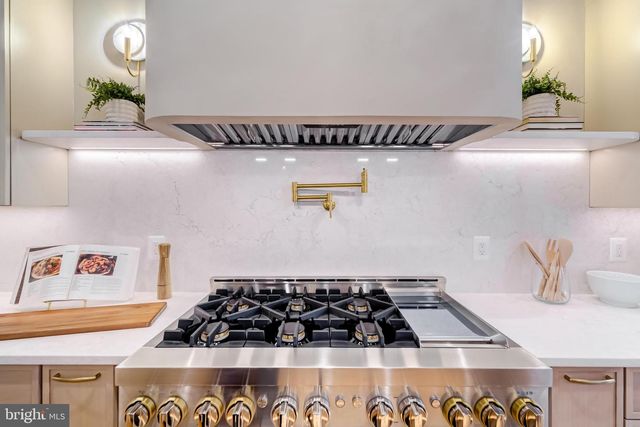 913 SYMPHONY CIR SW, Vienna, VA 22180