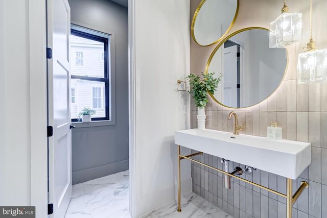 913 SYMPHONY CIR SW, Vienna, VA 22180