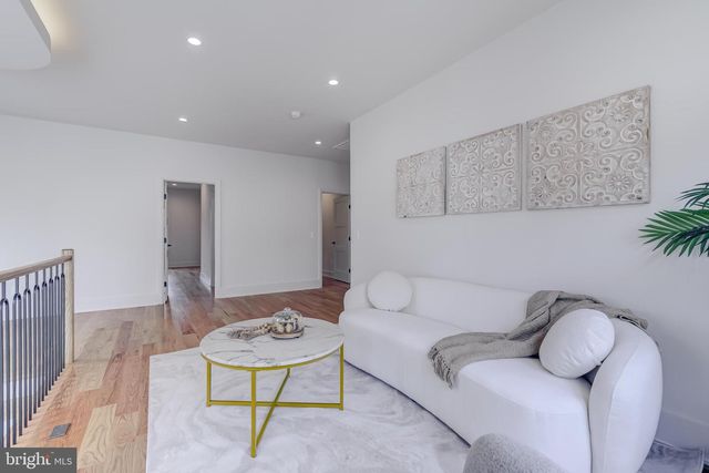 913 SYMPHONY CIR SW, Vienna, VA 22180