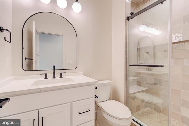 913 SYMPHONY CIR SW, Vienna, VA 22180