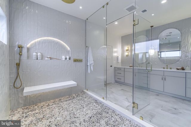 913 SYMPHONY CIR SW, Vienna, VA 22180