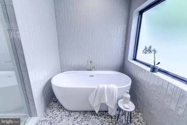 913 SYMPHONY CIR SW, Vienna, VA 22180