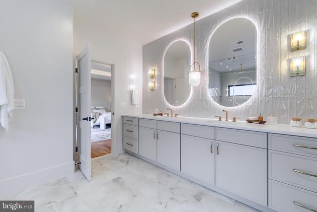 913 SYMPHONY CIR SW, Vienna, VA 22180