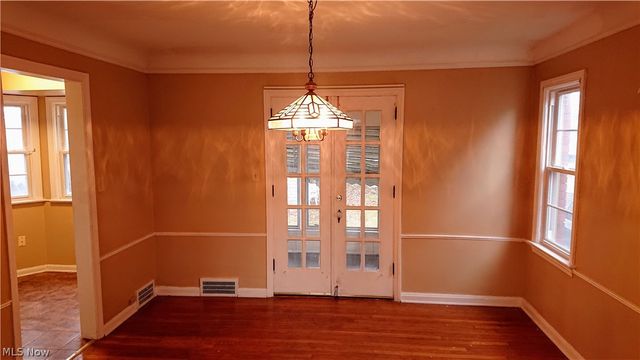 1158 Castleton Road, Cleveland Heights, OH 44121
