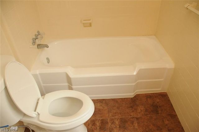 1158 Castleton Road, Cleveland Heights, OH 44121