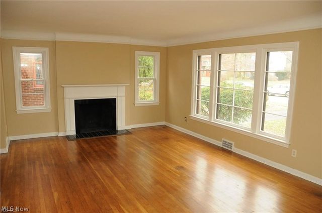 1158 Castleton Road, Cleveland Heights, OH 44121