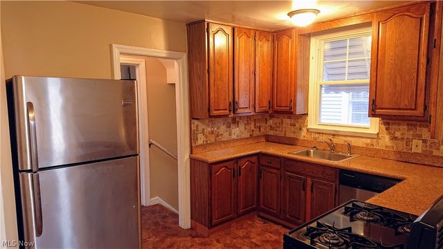 1158 Castleton Road, Cleveland Heights, OH 44121