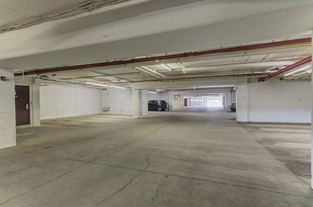 601 W Rand Road 106, Arlington Heights, IL 60004