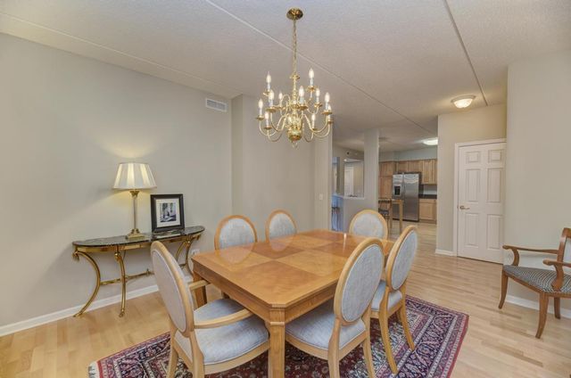 601 W Rand Road 106, Arlington Heights, IL 60004