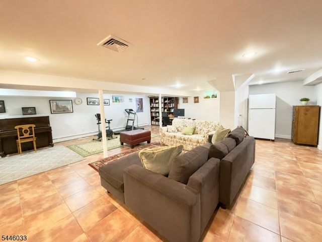 72 Foster Rd, Tenafly Boro, NJ 07670