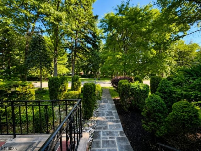72 Foster Rd, Tenafly Boro, NJ 07670