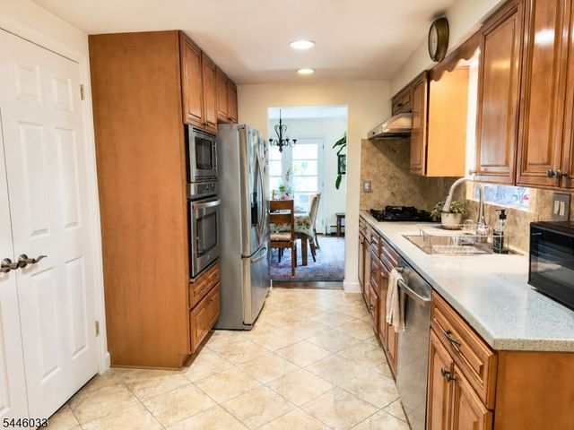 72 Foster Rd, Tenafly Boro, NJ 07670