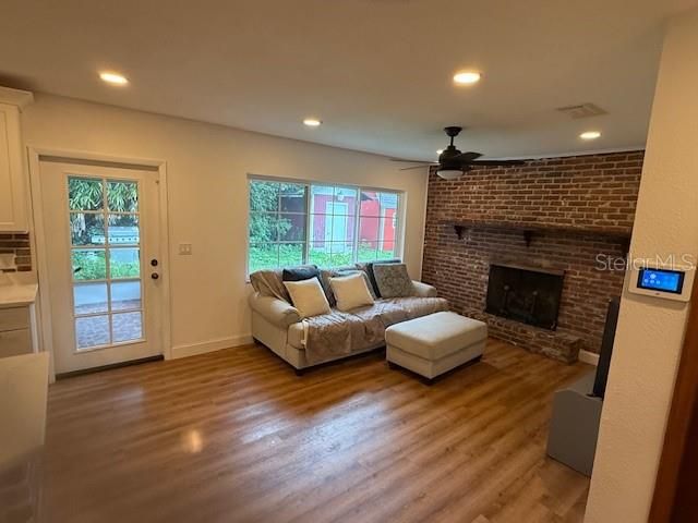 1009 E NORTH STREET, Tampa, FL 33604