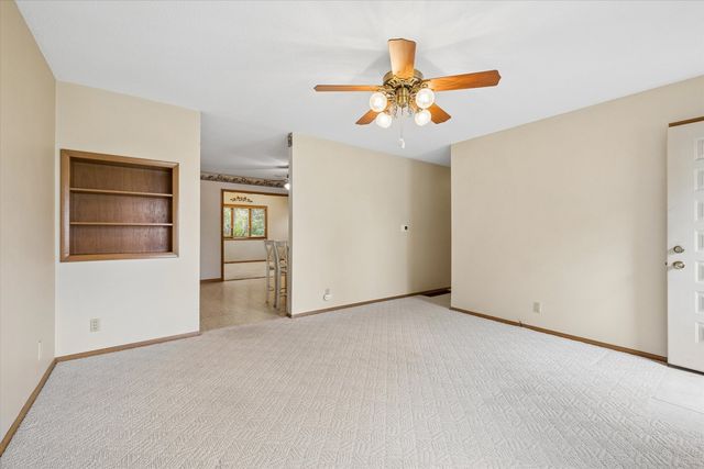 2923 Cypress Drive, Bettendorf, IA 52722