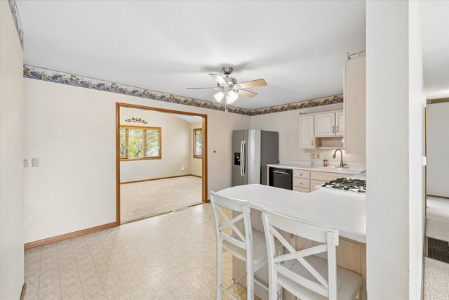 2923 Cypress Drive, Bettendorf, IA 52722
