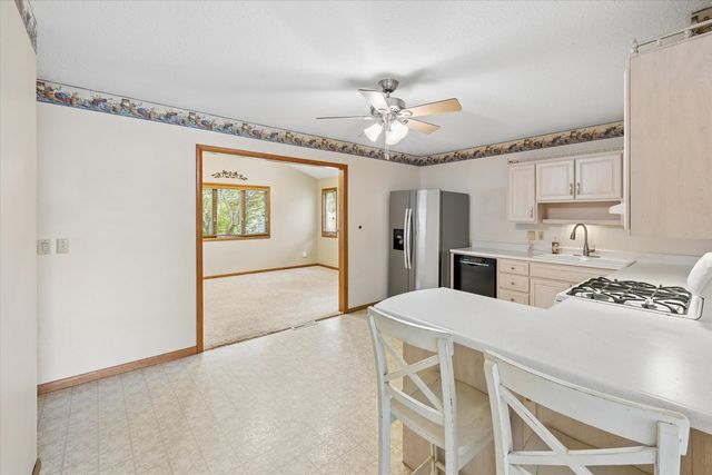 2923 Cypress Drive, Bettendorf, IA 52722