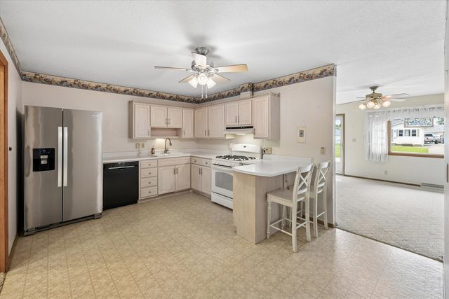 2923 Cypress Drive, Bettendorf, IA 52722