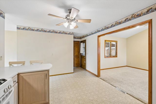 2923 Cypress Drive, Bettendorf, IA 52722