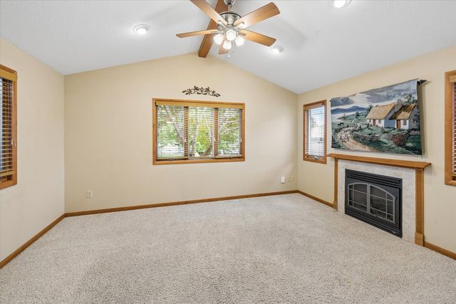2923 Cypress Drive, Bettendorf, IA 52722