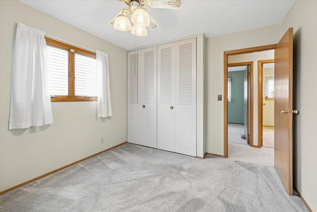 2923 Cypress Drive, Bettendorf, IA 52722