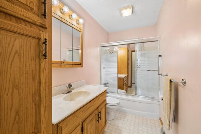 2923 Cypress Drive, Bettendorf, IA 52722