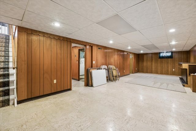2923 Cypress Drive, Bettendorf, IA 52722