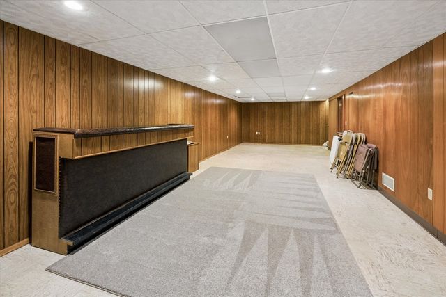 2923 Cypress Drive, Bettendorf, IA 52722