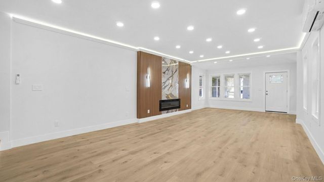 4219 Murdock Avenue, Bronx, NY 10466
