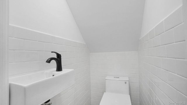 4219 Murdock Avenue, Bronx, NY 10466