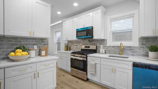 4219 Murdock Avenue, Bronx, NY 10466