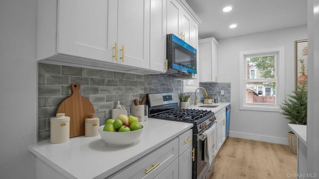 4219 Murdock Avenue, Bronx, NY 10466