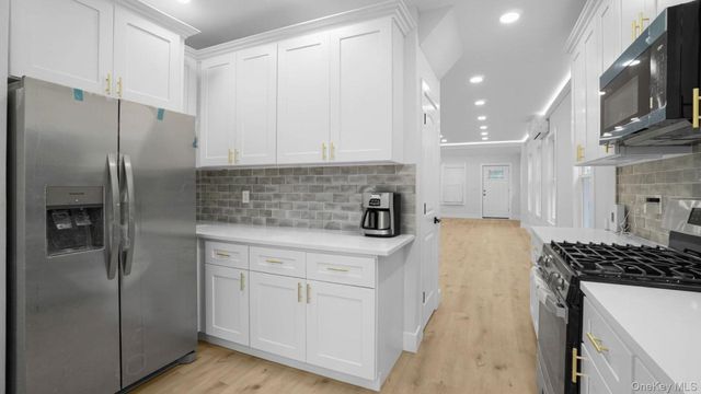 4219 Murdock Avenue, Bronx, NY 10466