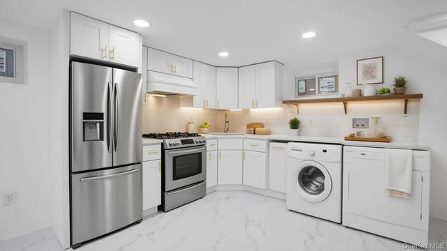 4219 Murdock Avenue, Bronx, NY 10466
