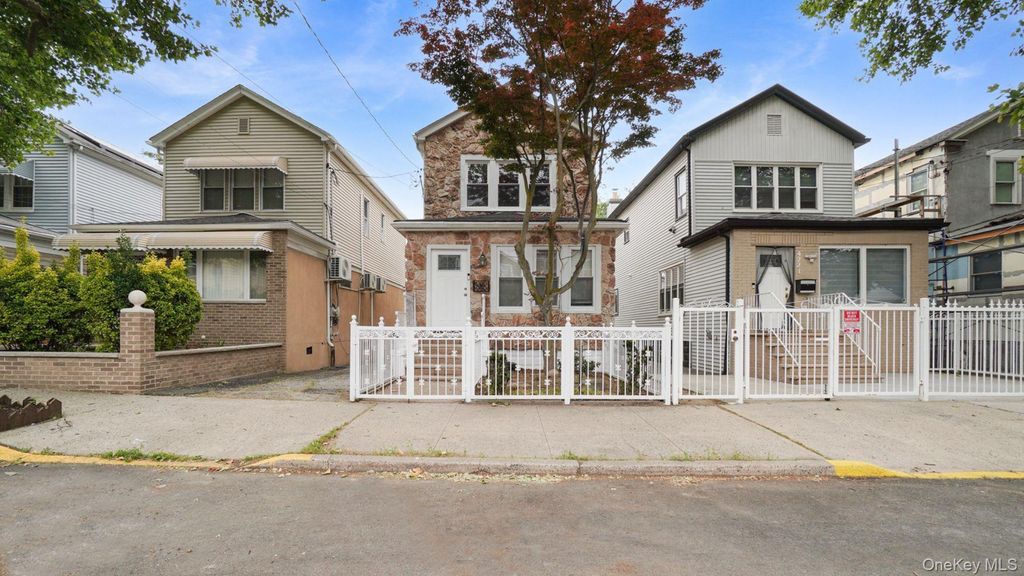 4219 Murdock Avenue, Bronx, NY 10466
