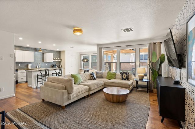 10196 N Nine Iron Drive, Tucson, AZ 85737