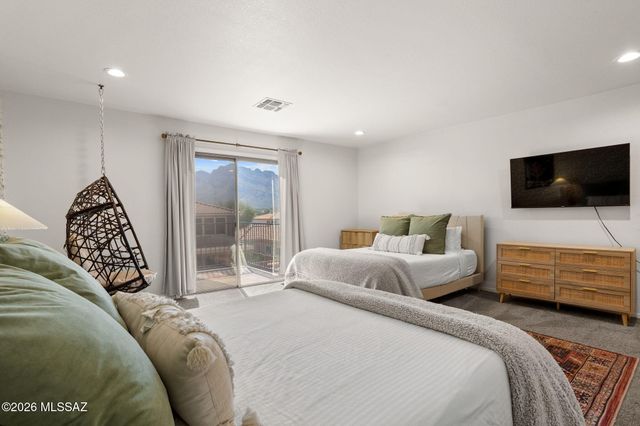 10196 N Nine Iron Drive, Tucson, AZ 85737