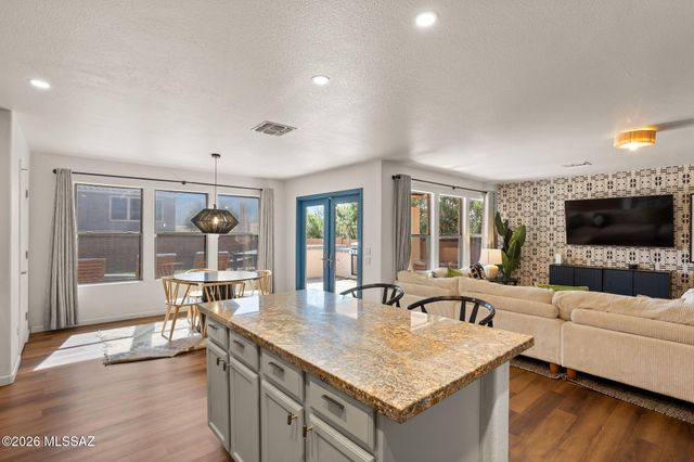 10196 N Nine Iron Drive, Tucson, AZ 85737