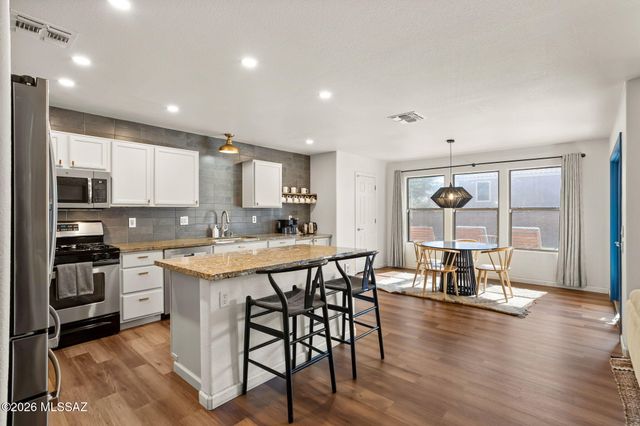 10196 N Nine Iron Drive, Tucson, AZ 85737