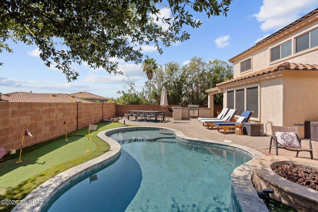 10196 N Nine Iron Drive, Tucson, AZ 85737