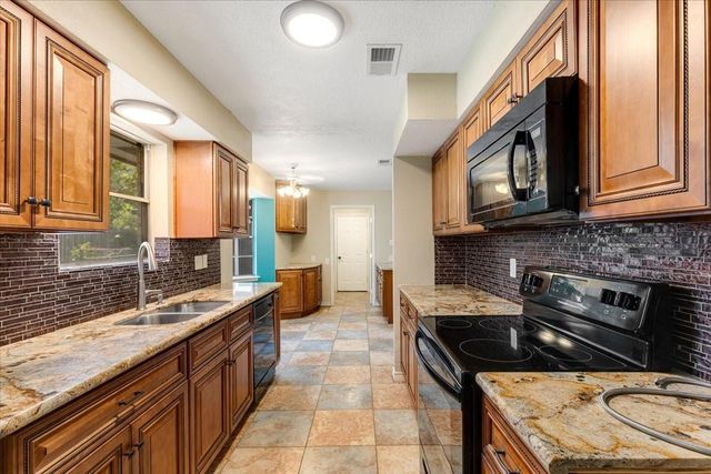 5003 Camden Lane, Pearland, TX 77584